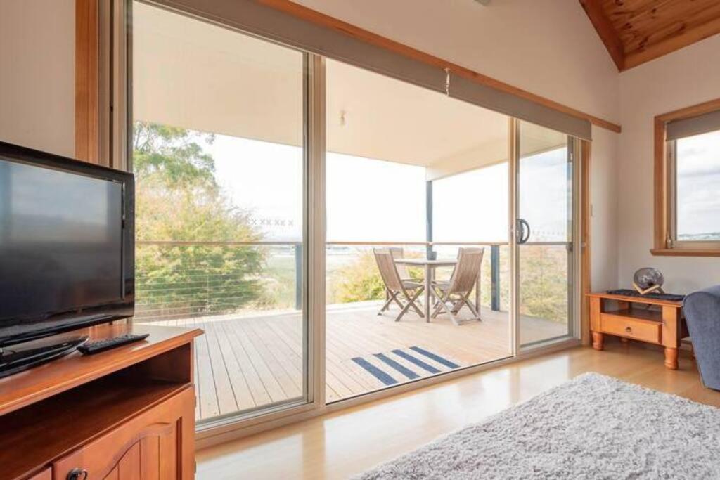 Private 2 Bedroom Cabin Retreat Legana Eksteriør bilde